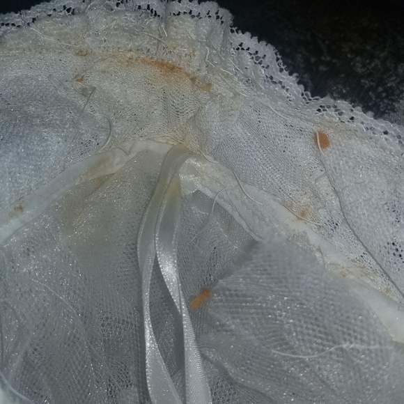 Vintage 80s/90s Wedding Dress with Bussel Train - Picture 16 of 16